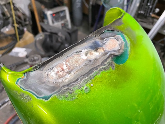 Kawasaki  燃料タンク修理